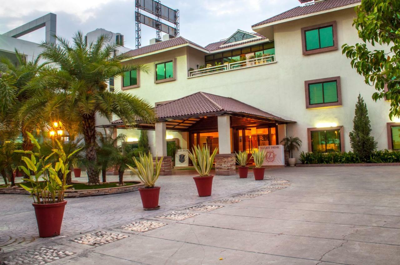 Jalsa Resort Indore Esterno foto