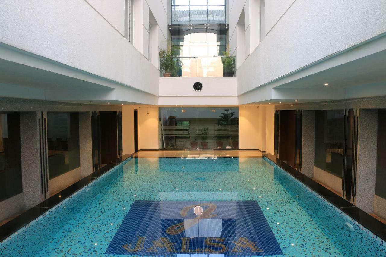Jalsa Resort Indore Esterno foto