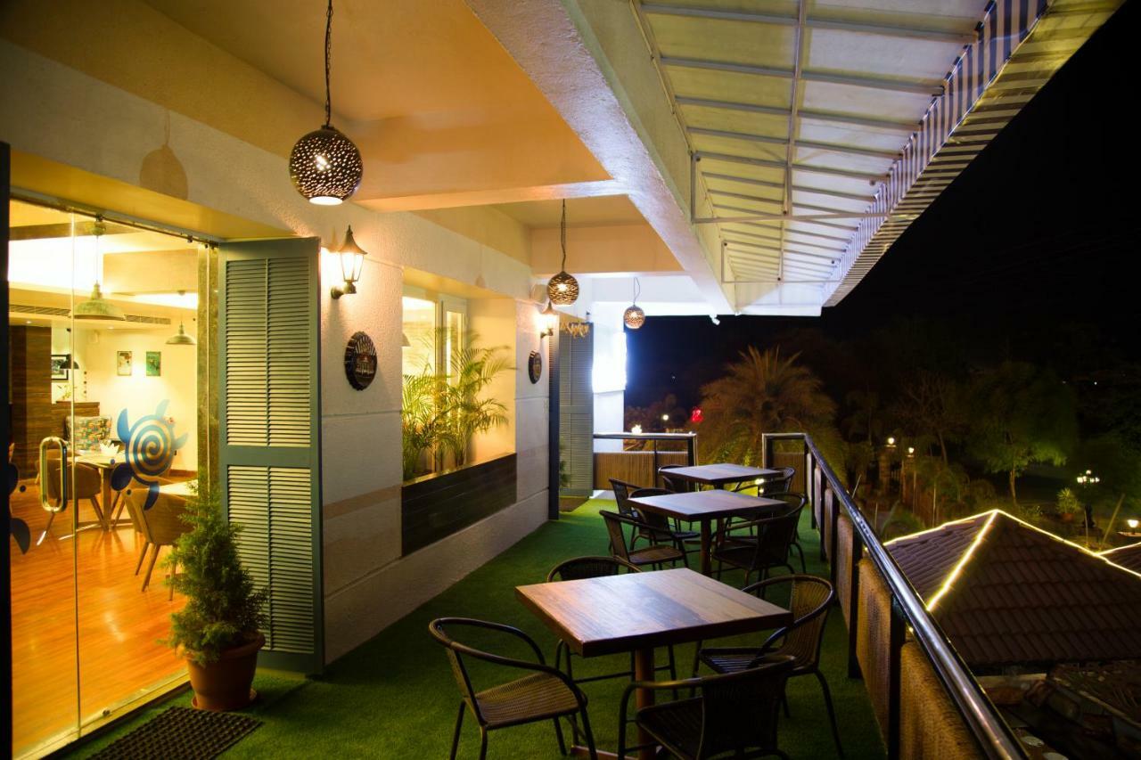 Jalsa Resort Indore Esterno foto