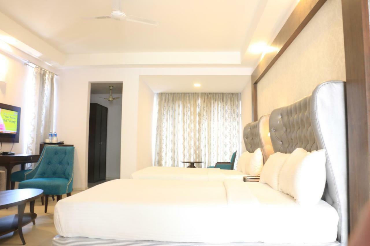 Jalsa Resort Indore Esterno foto
