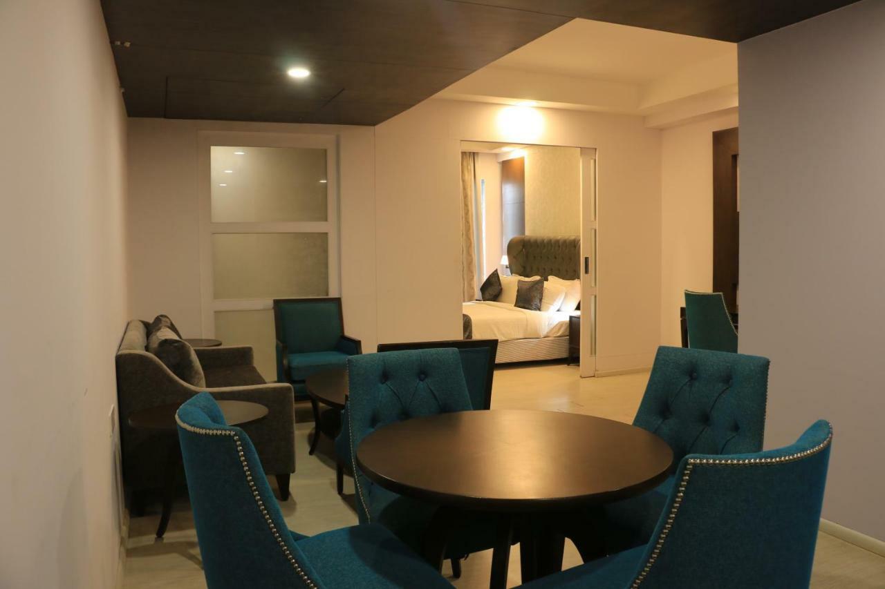 Jalsa Resort Indore Esterno foto