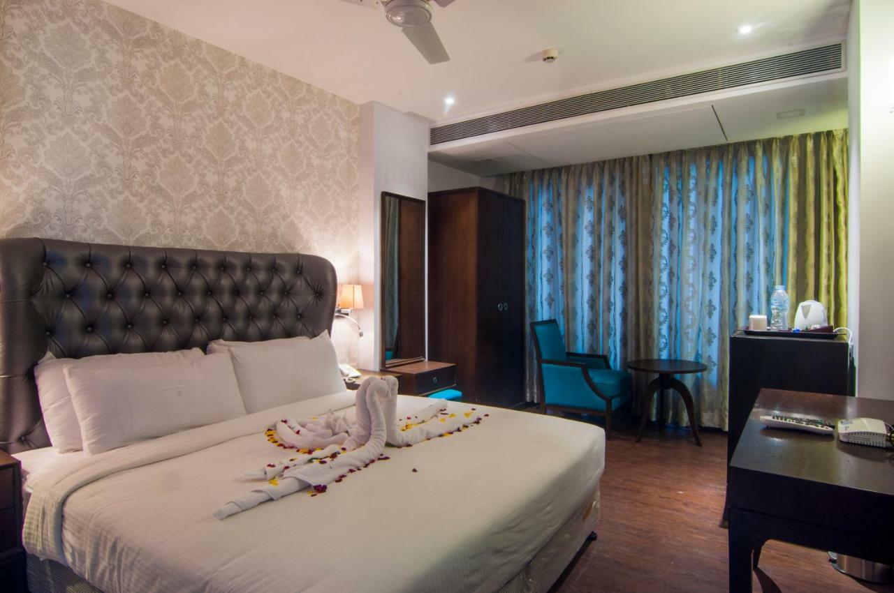 Jalsa Resort Indore Esterno foto