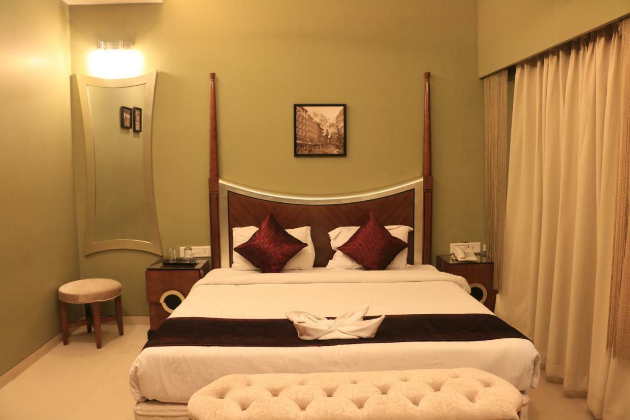 Jalsa Resort Indore Esterno foto