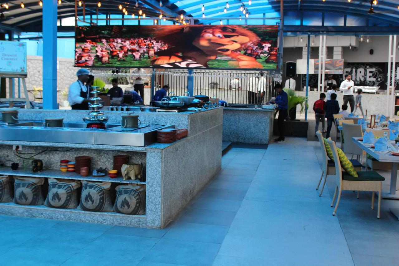 Jalsa Resort Indore Esterno foto