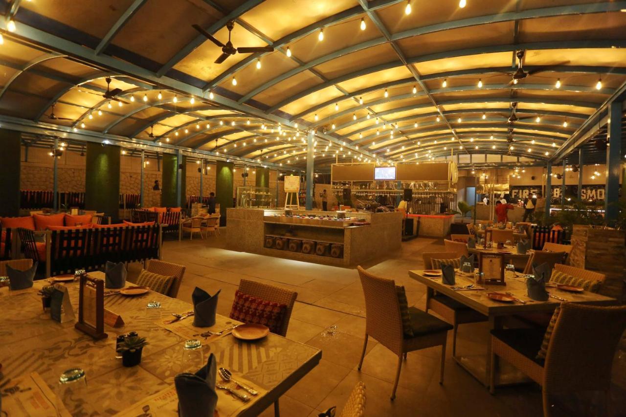 Jalsa Resort Indore Esterno foto